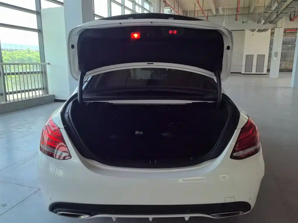 Mercedes-Benz C-Class 2015 Facelift C 200 L Sport фото 19