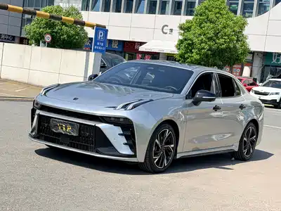 Lynk & Co 03