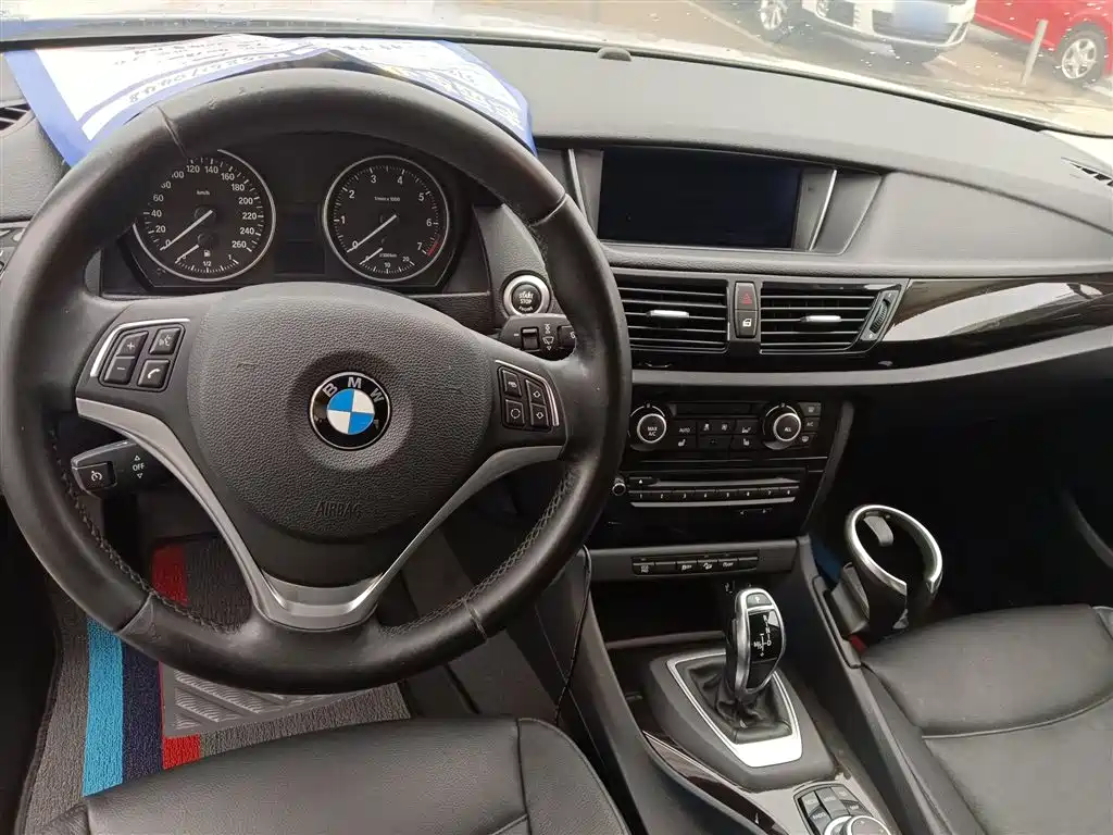 BMW X1 2013 xDrive20i X Design Package фото 16