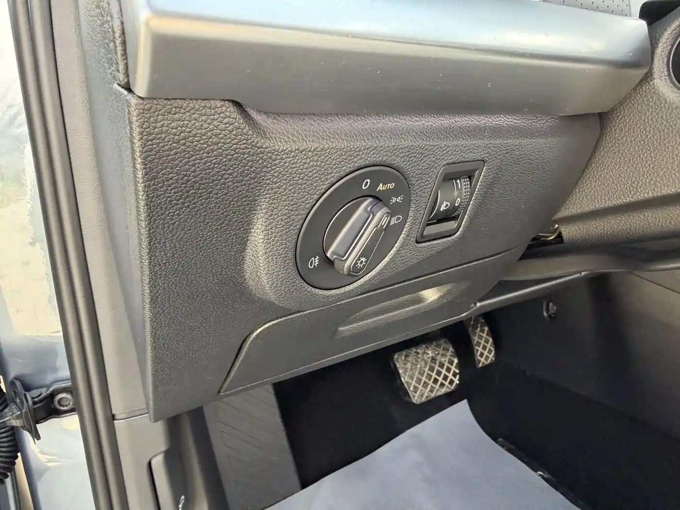 Volkswagen Lavida 2023 1.5L Auto Five Million Edition фото 15