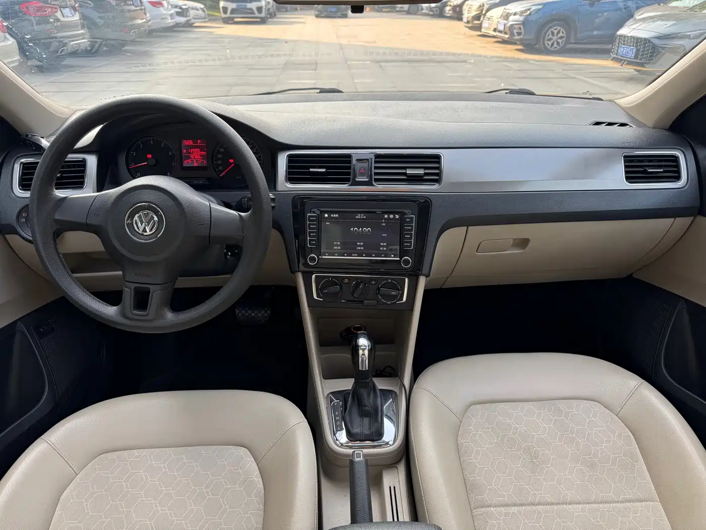 Volkswagen Santana 2015 1.6L Automatic Comfort Edition фото 7