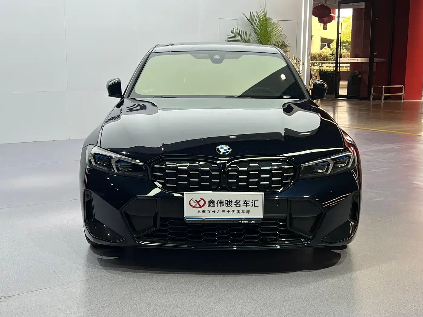 BMW 3 Series 2024 330i M Sport Shadowline Package фото 3