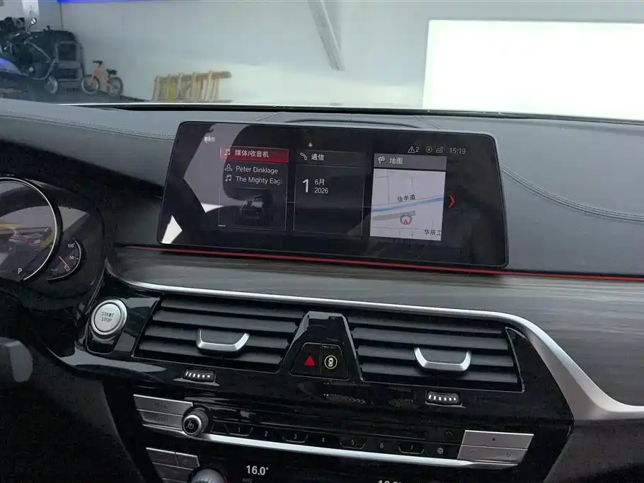 BMW 5 Series New Energy 2018 530Le Luxury Package фото 13