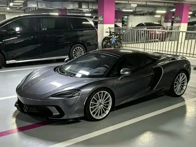 McLaren GT 2023