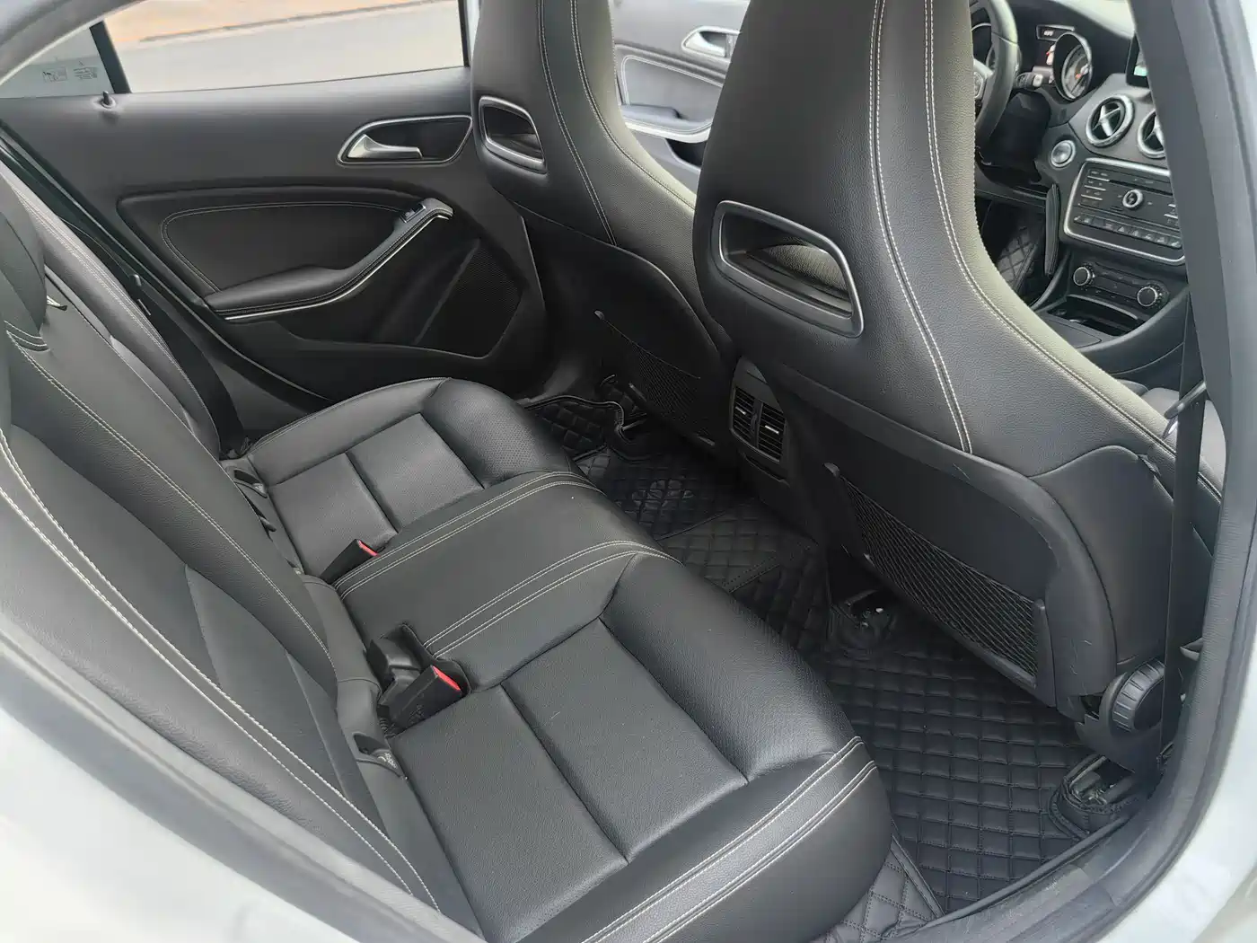 Mercedes-Benz GLA 2017 GLA 220 4MATIC Fashion фото 15