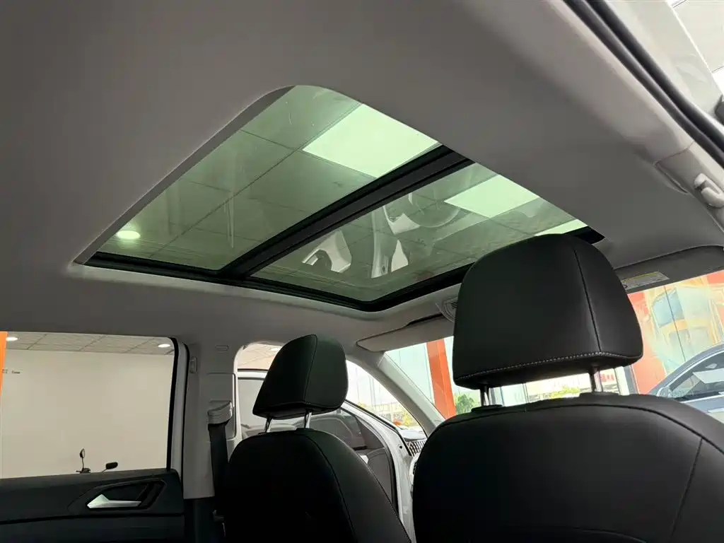 Volkswagen Tanying 2021 1.5L Automatic Smart Connect Edition фото 12
