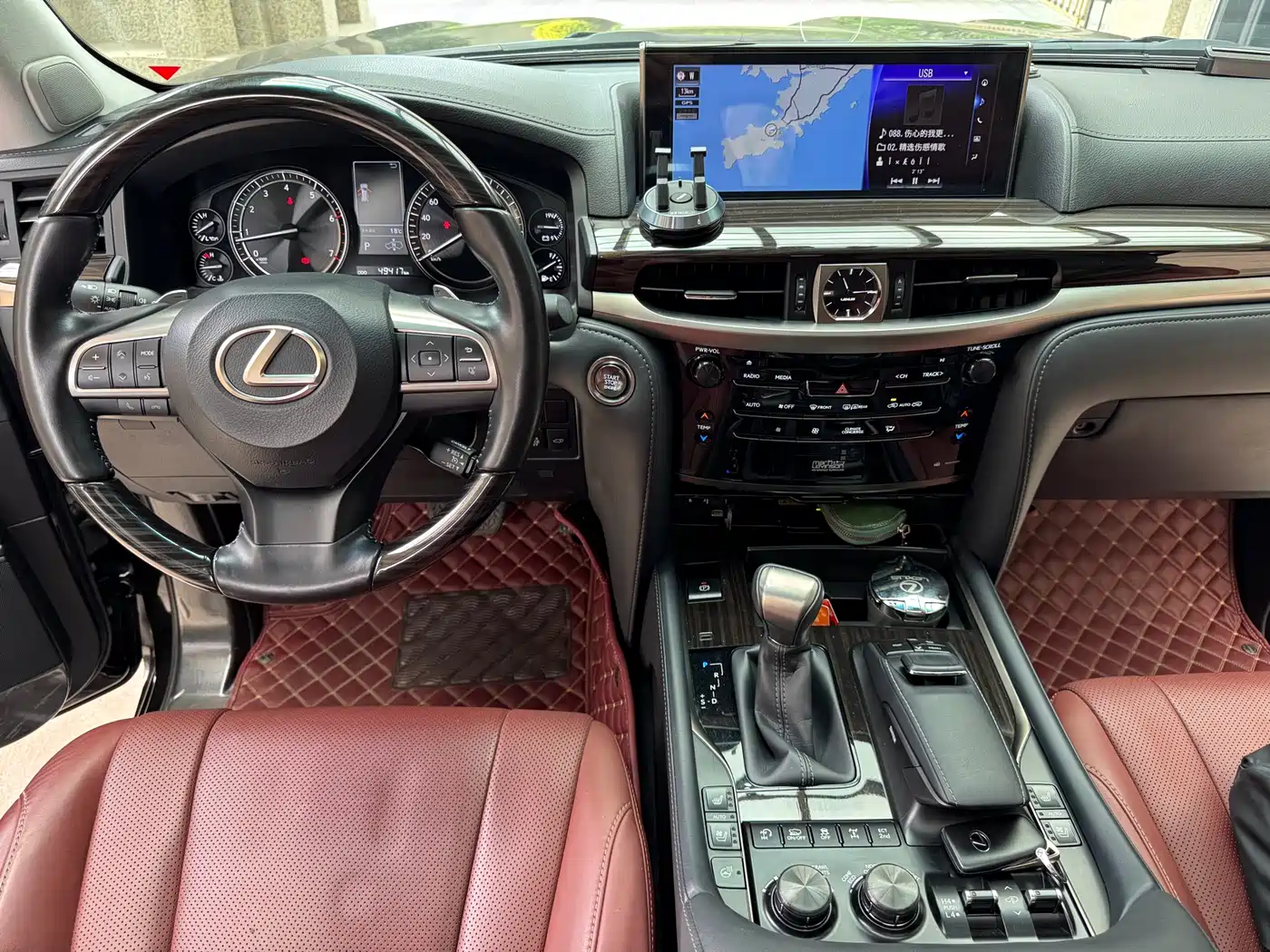 Lexus LX 2019 570 Dynamic Luxury Edition фото 19