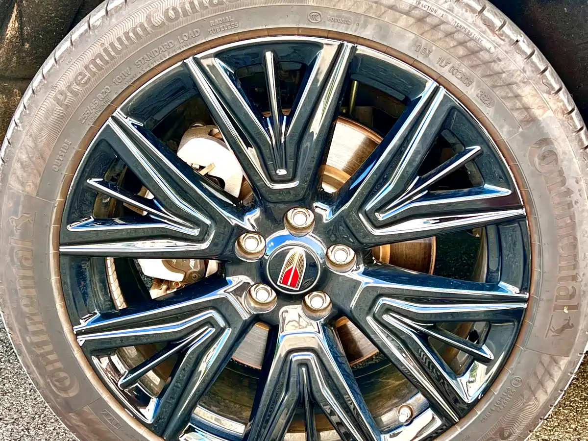 Фото 7 - Hongqi HS5