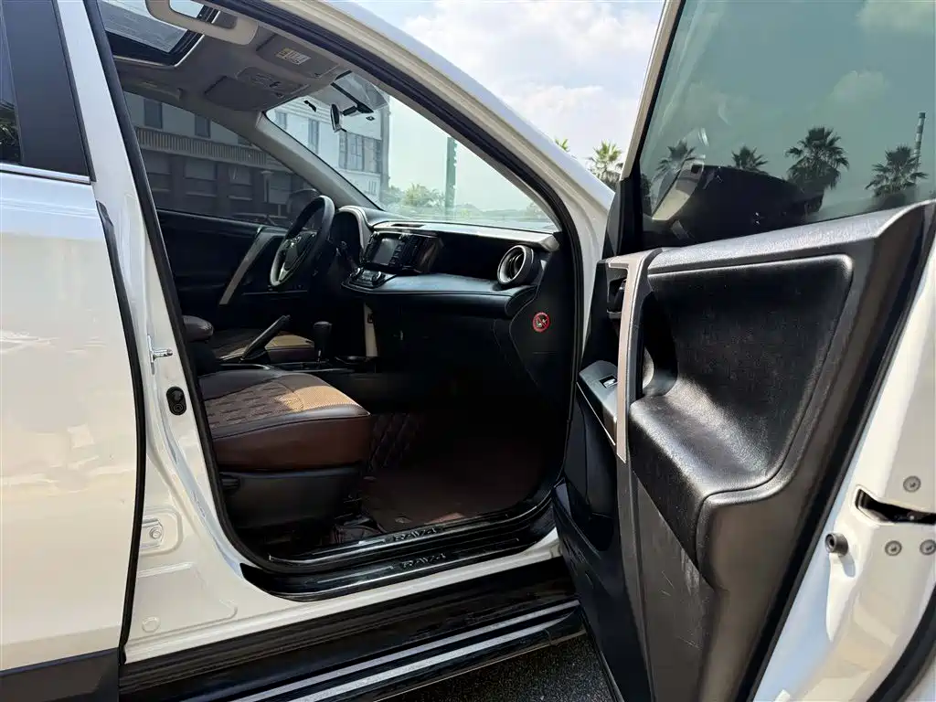 Toyota RAV4 Rongfang 2018 2.0L CVT 2WD Trend X Edition фото 9