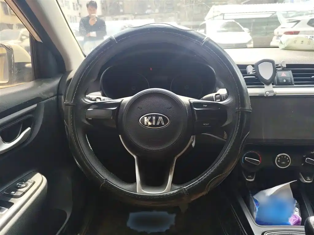 Kia K2 2017 Sedan 1.4L MT GLS фото 3