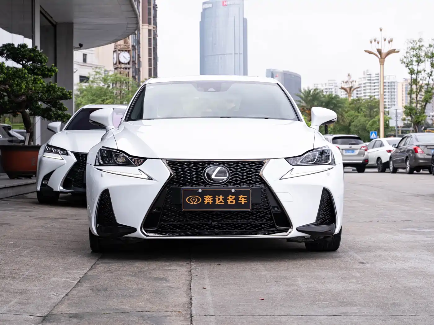 Lexus IS 2017 300 F SPORT фото 2