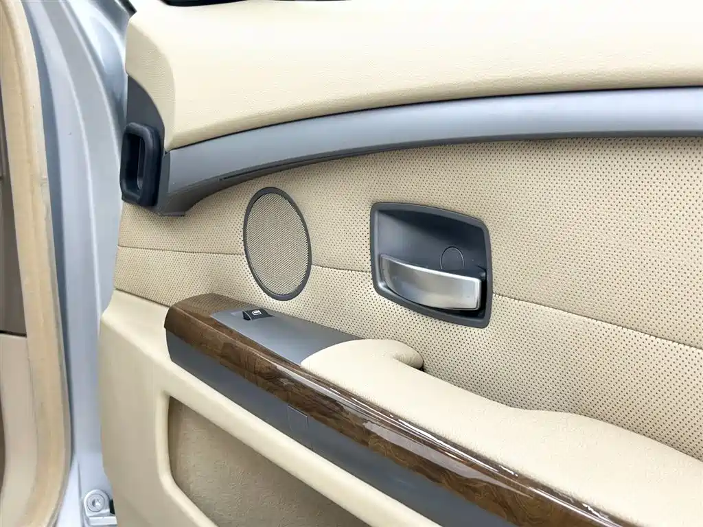 BMW 7 Series 2005 Model 730Li фото 15
