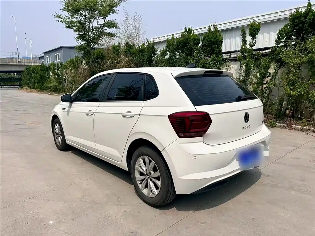 Volkswagen Polo 2021 Plus 1.5L Automatic Colorful Tech Edition фото 9