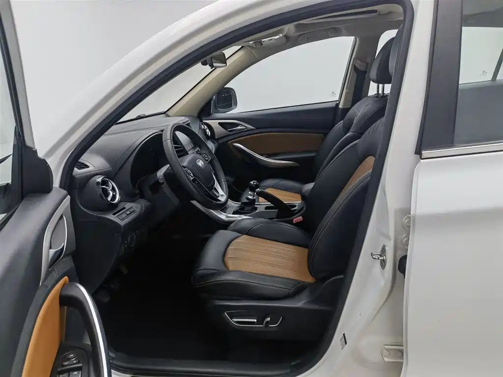 BYD Song 2016 1.5TI Manual Luxury фото 10