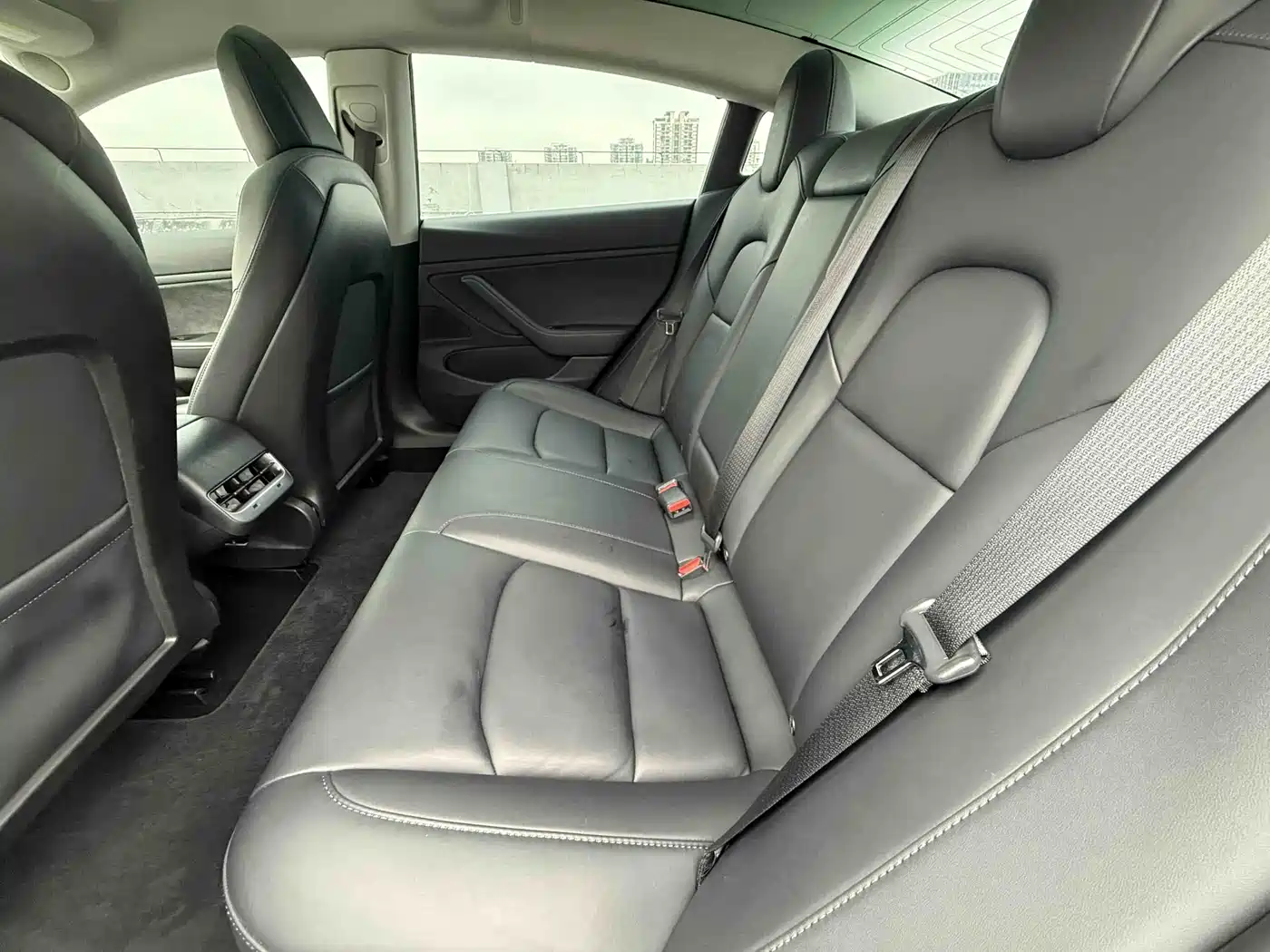 TESLA MODEL 3 (IMPORTED)