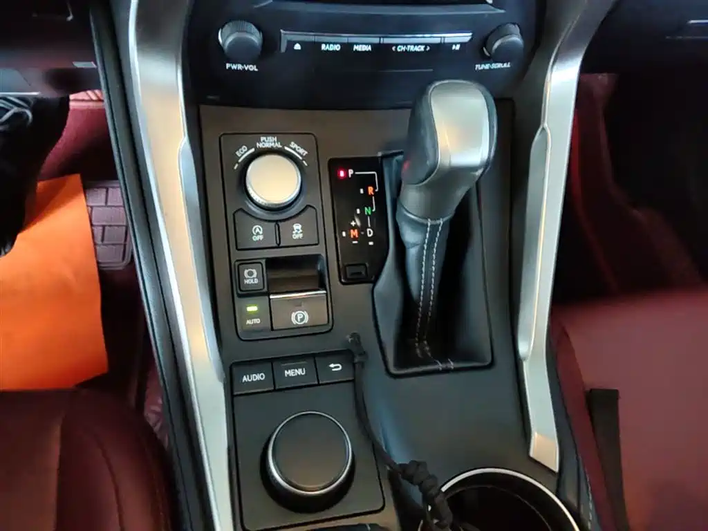 Lexus NX 2015 200 FWD Premium фото 14