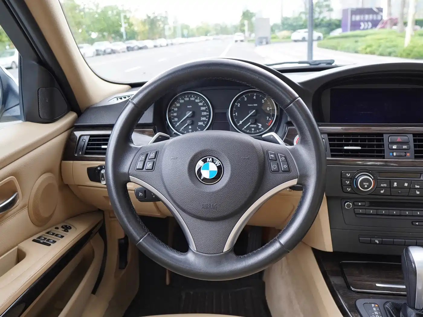BMW 3 Series (Import) 2010 325i Luxury фото 8