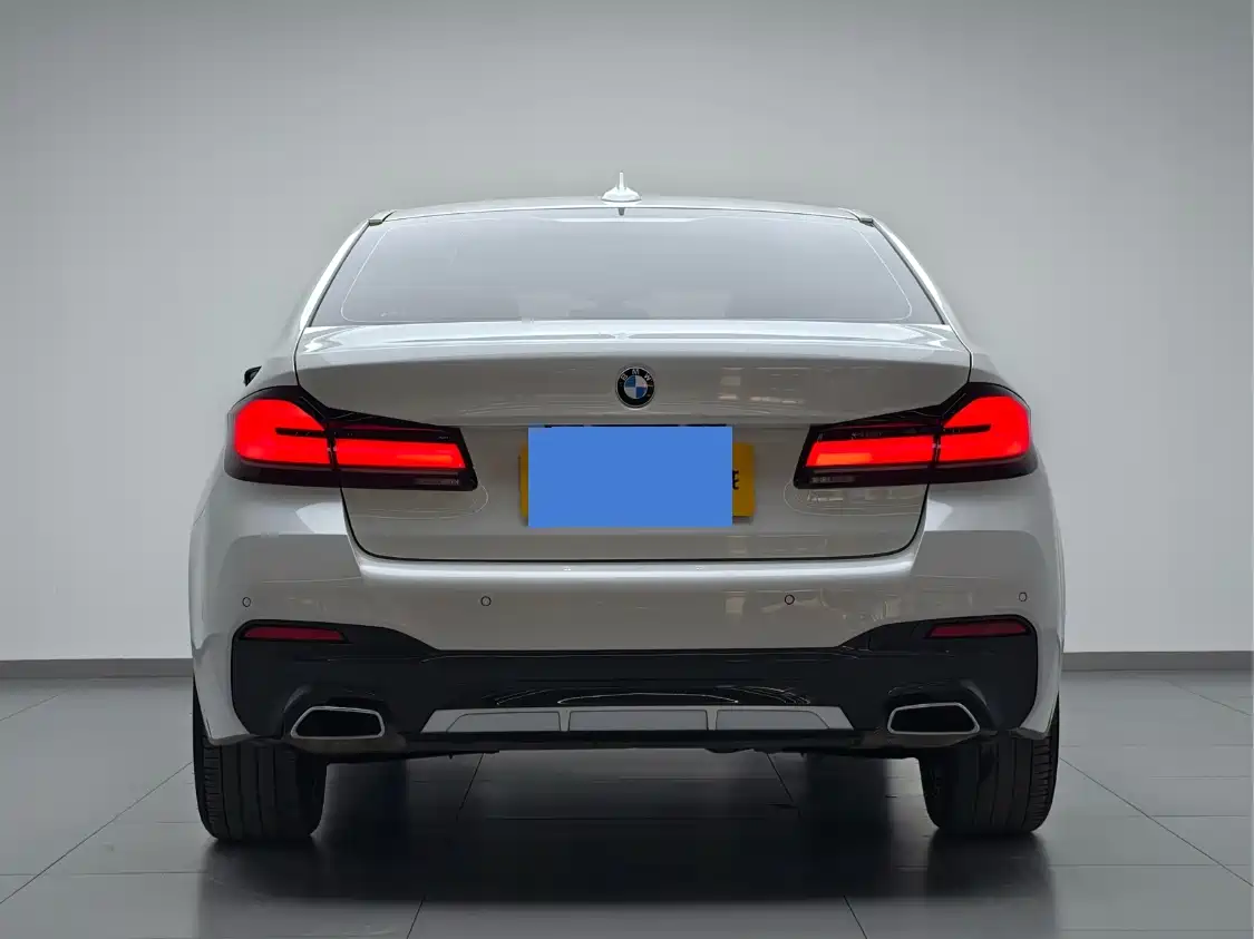 BMW 5 Series 2022 Model Second Facelift 525Li M Sport Package фото 5