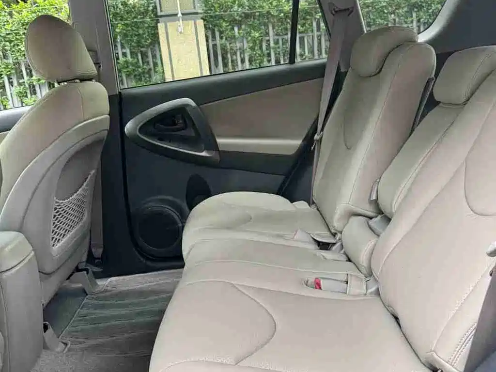 Toyota RAV4 Rongfang 2009 2.0L Automatic Classic Edition фото 10