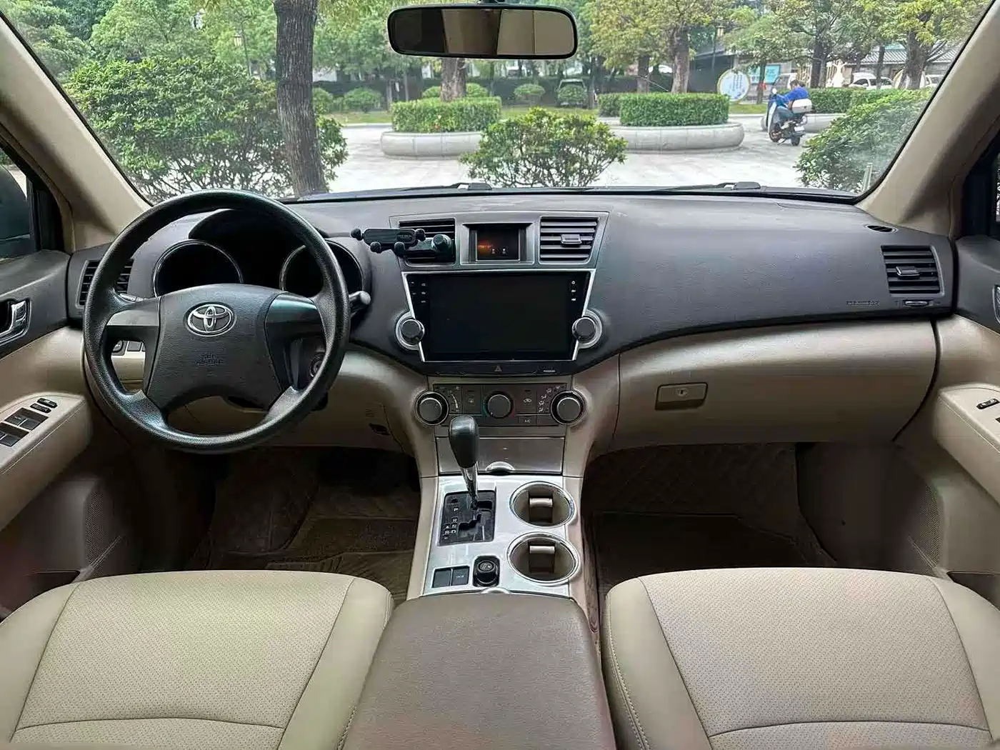Toyota Highlander 2012 2.7L 2WD 5-seater Elite Edition фото 8