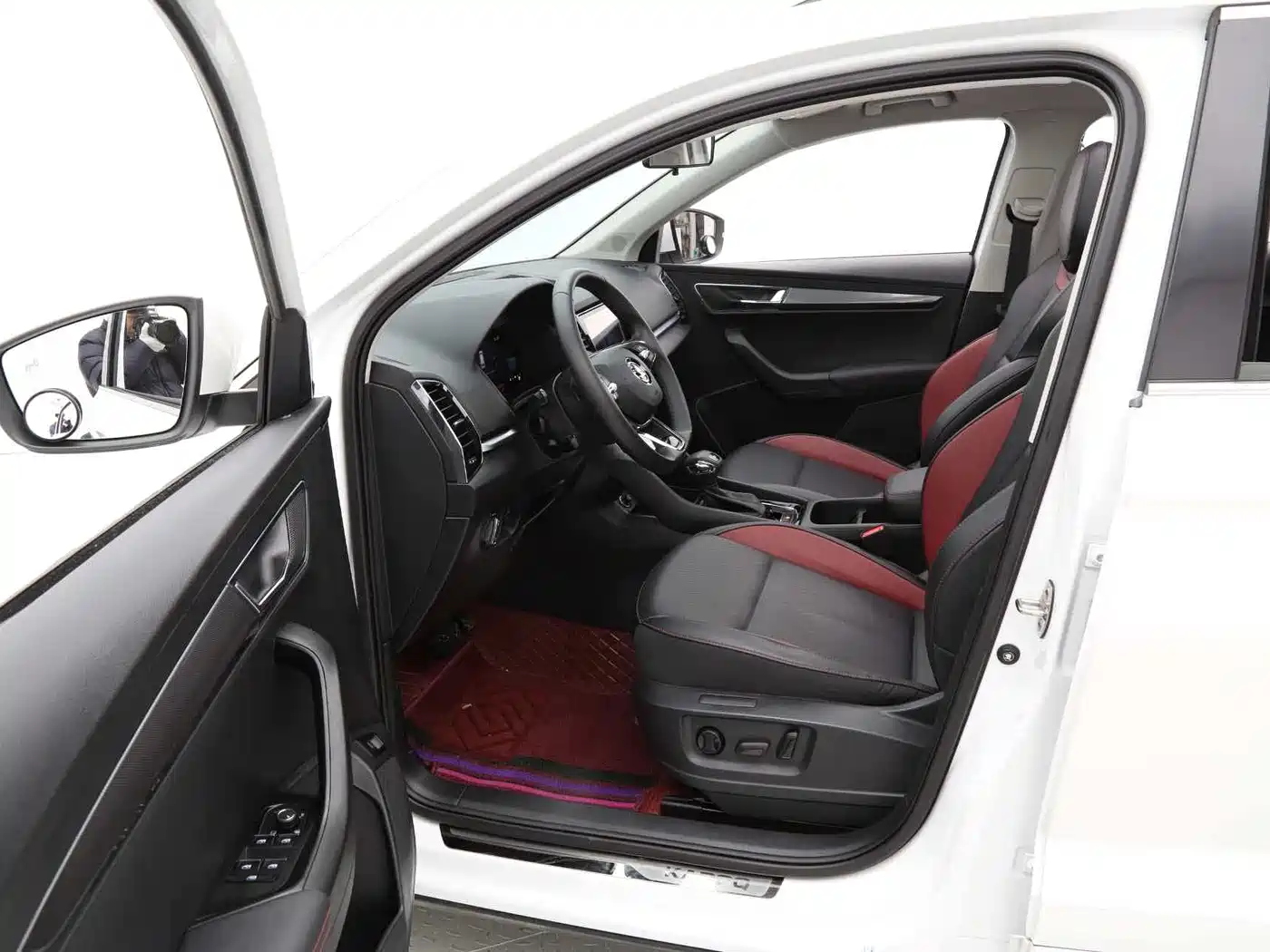 Škoda Karoq 2023 TSI280 Luxury Edition фото 9