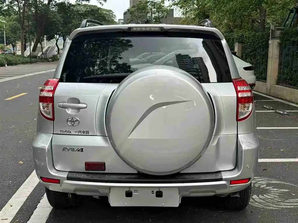 Toyota RAV4 Rongfang 2009 2.0L Automatic Classic Edition фото 5