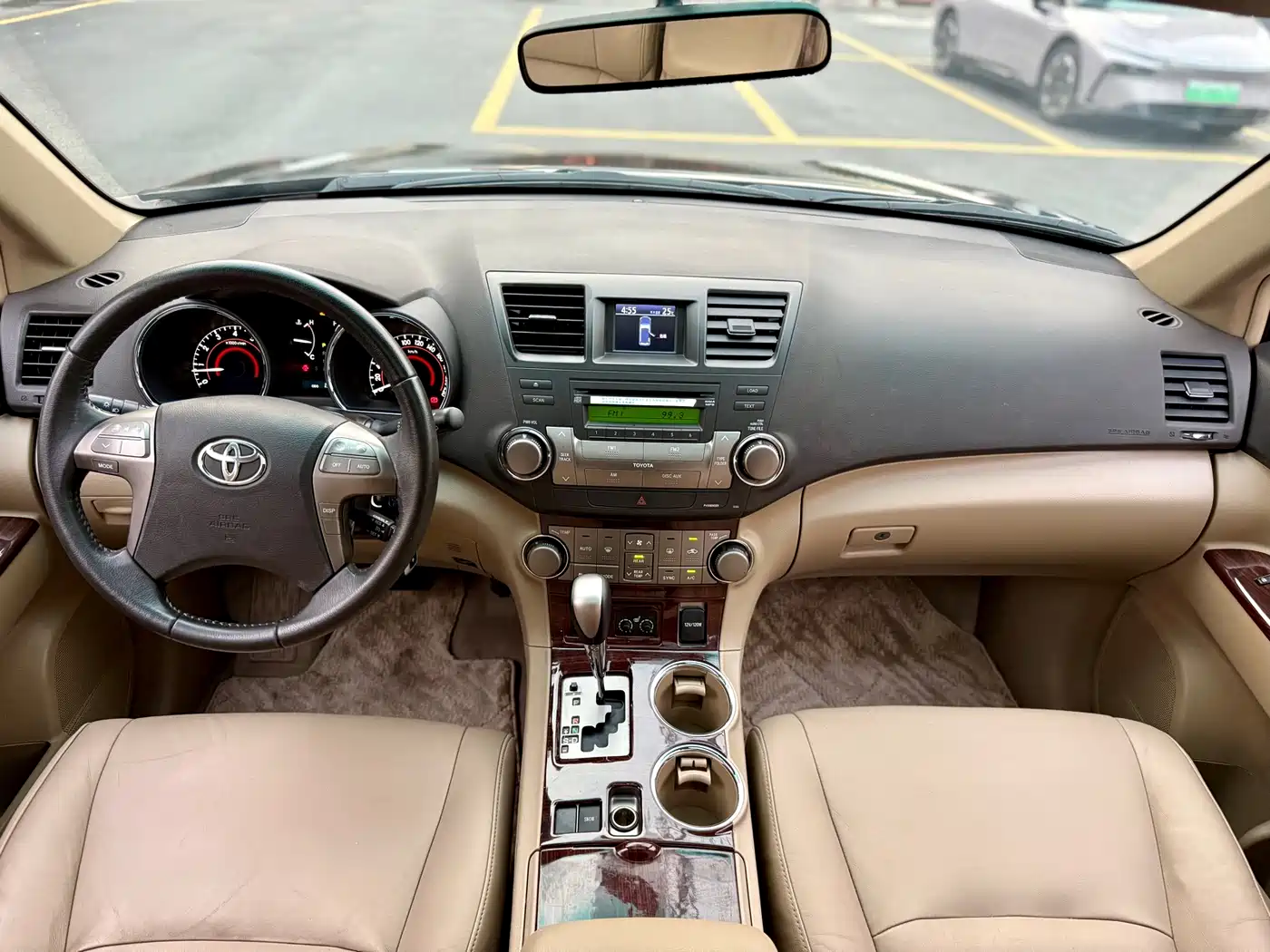 Toyota Highlander 2011 2.7L 2WD 7-seat Luxury фото 20
