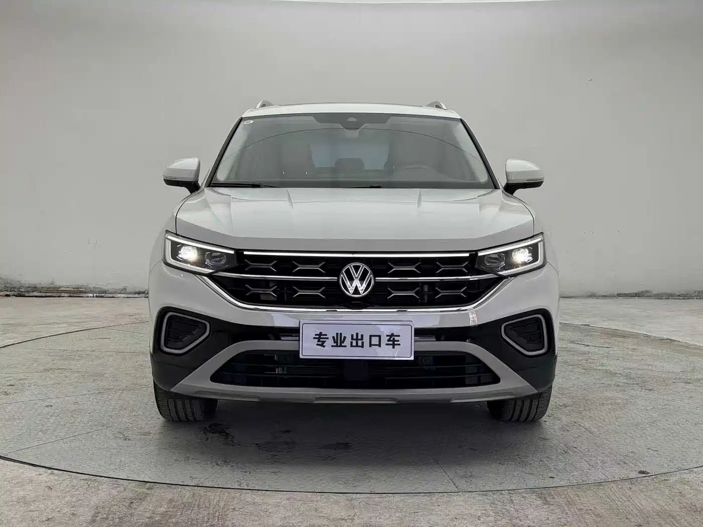 Volkswagen Tayron 2023 280TSI 2WD Luxury Plus Advanced Edition фото 2