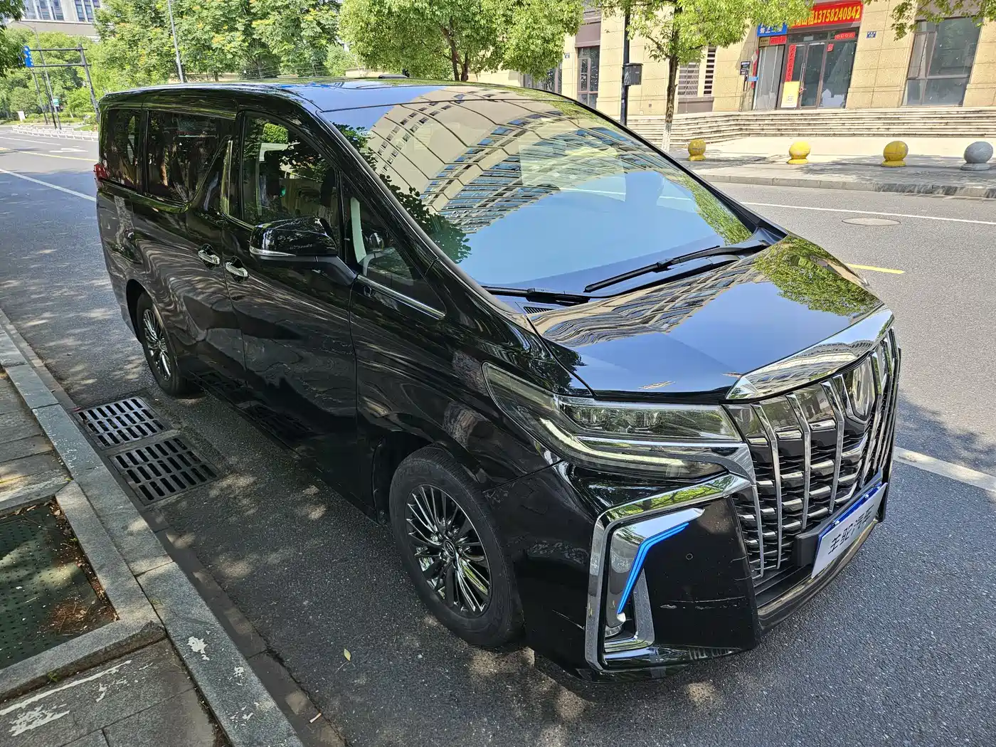 Toyota Vellfire 2019 Hybrid 2.5L HV Luxury Edition фото 16