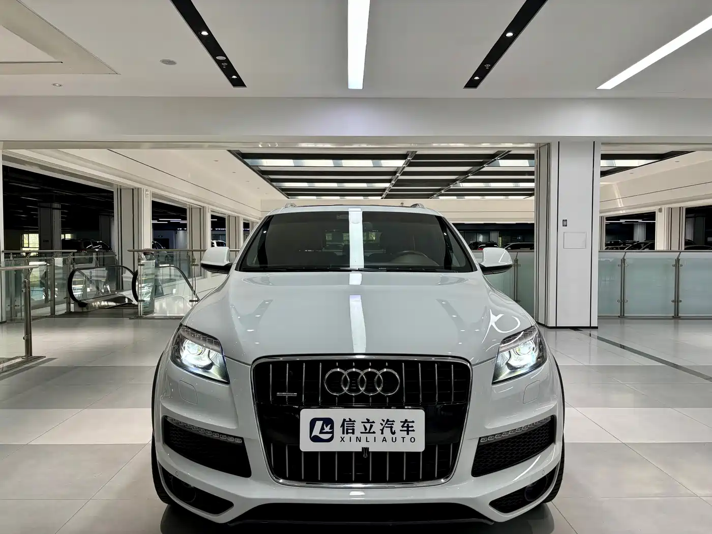 Фото 2 - Audi Q7