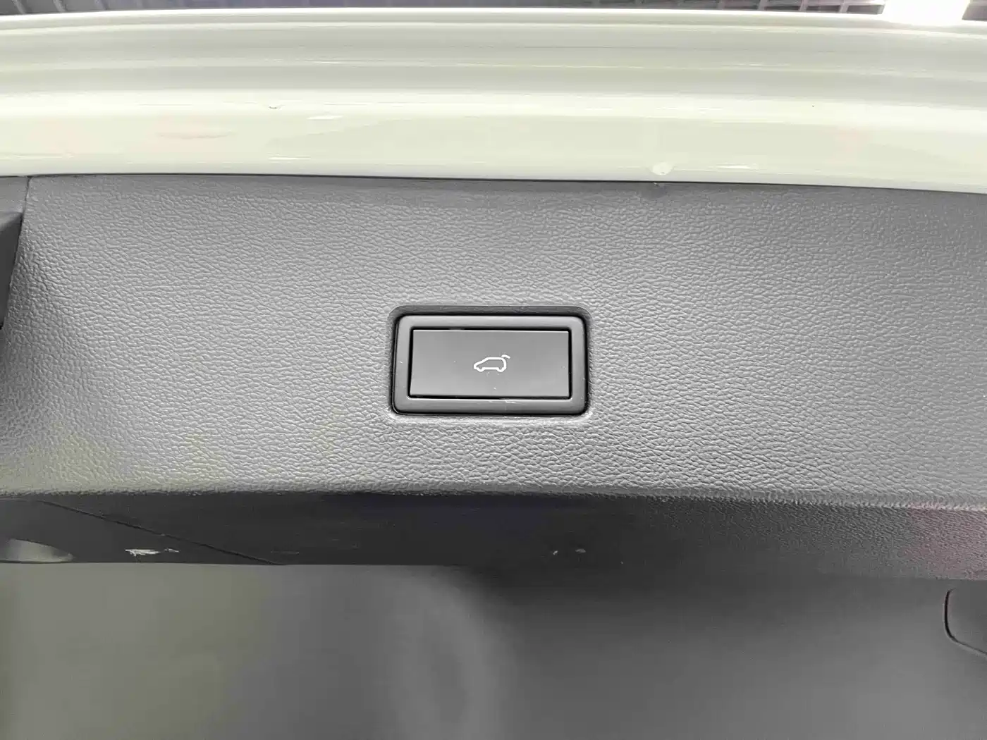 VOLKSWAGEN T ROC EXPLORING SONGS