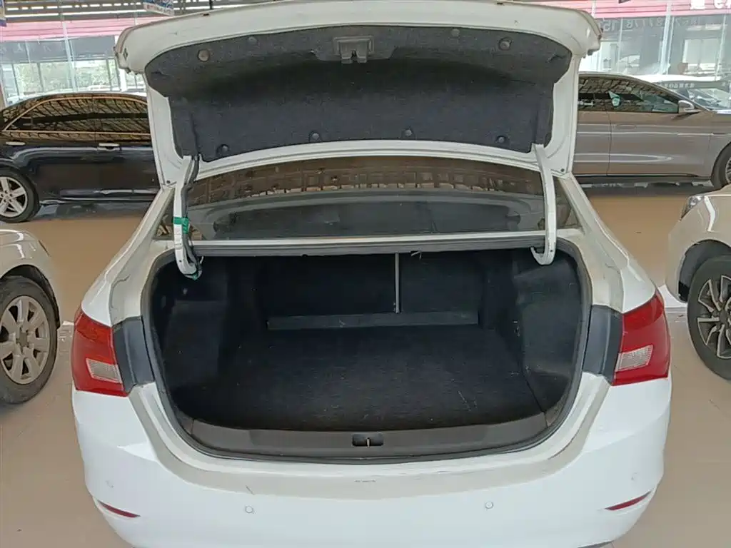 Buick Excelle 2015 15N Automatic Elite фото 19