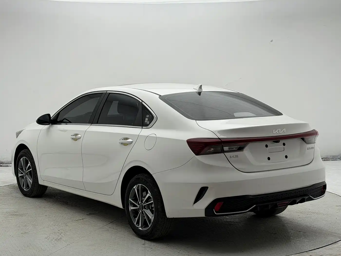 Kia K3 2023 Model 1.5L CVT Luxury Edition фото 6