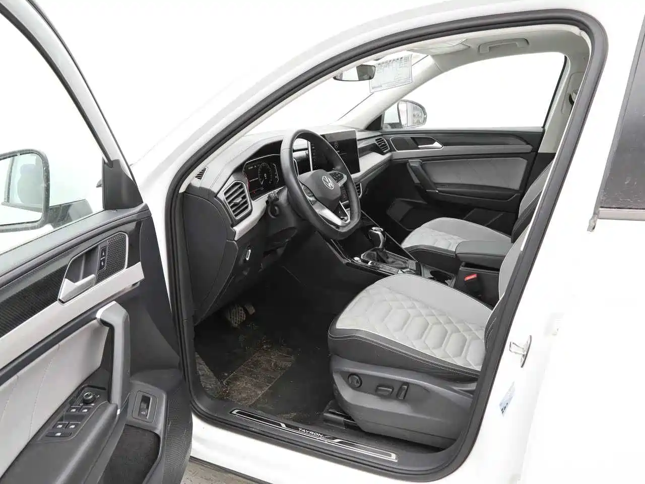 Volkswagen Tayron 2023 280TSI 2WD Luxury Plus Advanced Edition фото 16