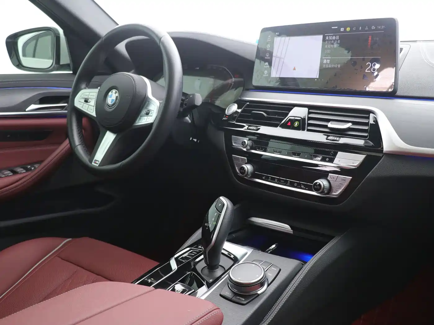 BMW 5 Series 2023 530Li Leading M Sport Package фото 4