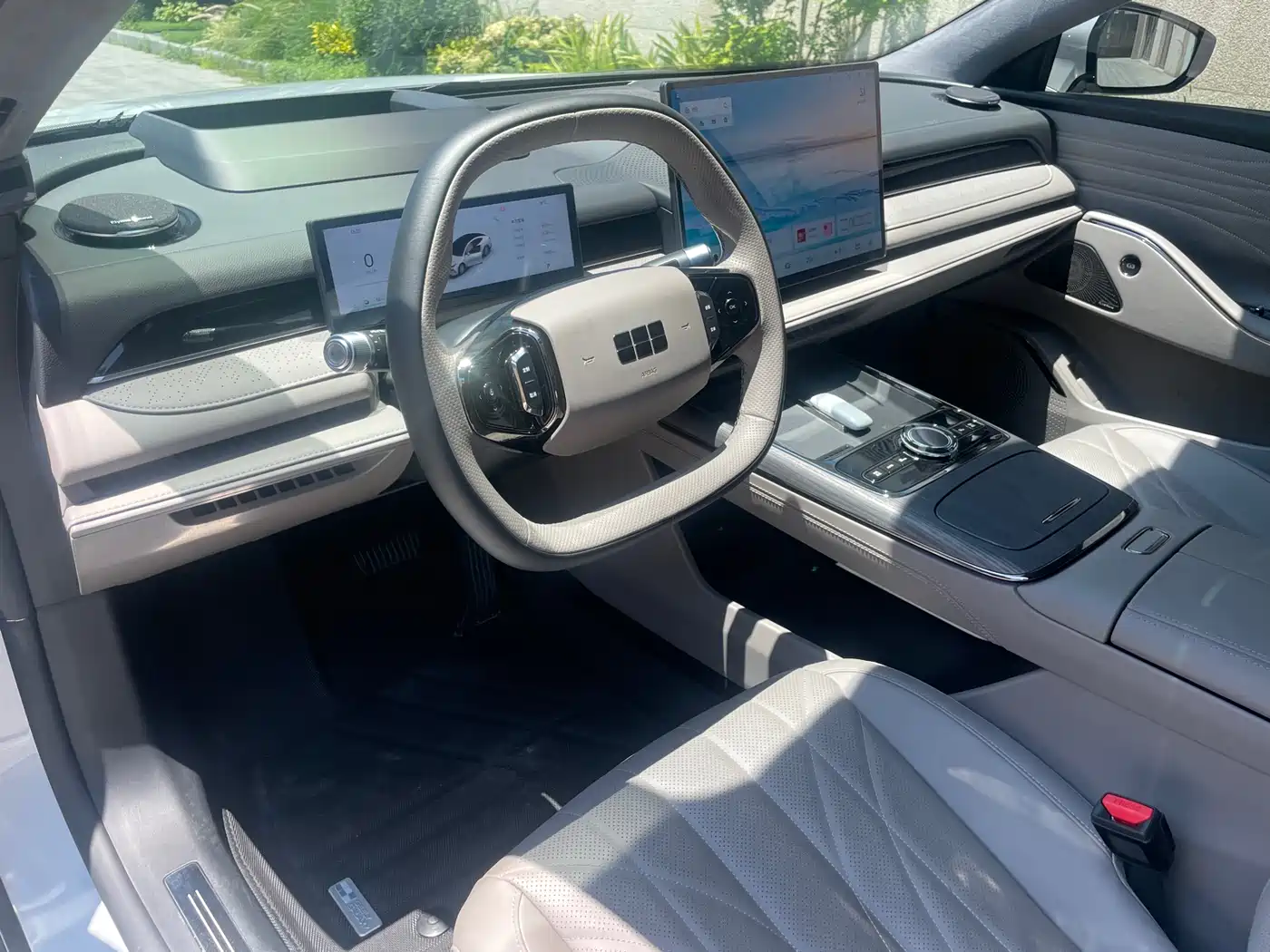 Geely Galaxy Galaxy Xingyao 8 2025 Model 130km EM-i Flagship Edition фото 17