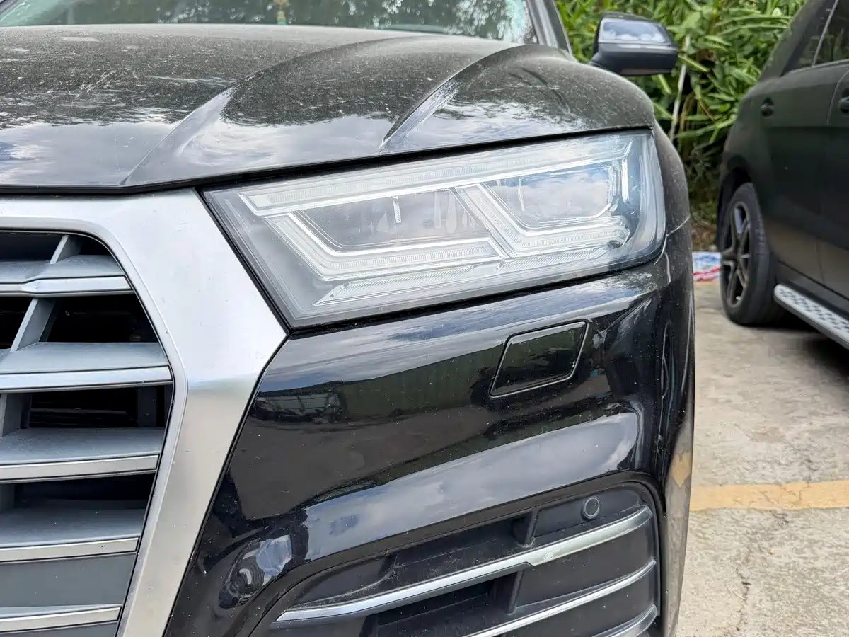 Photo 11 - Audi Q5L