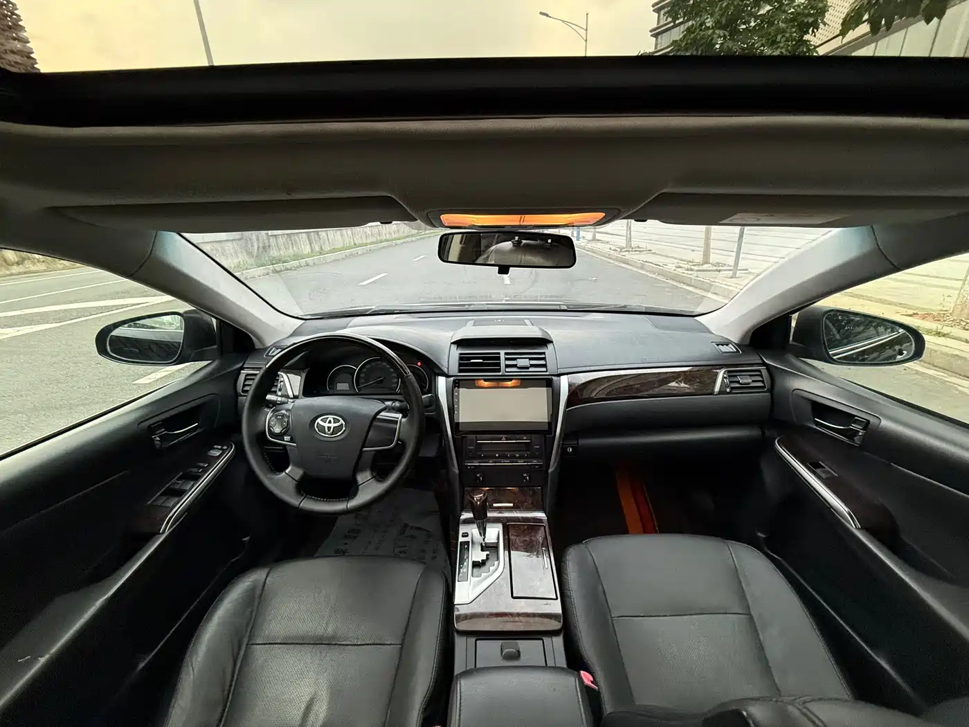 Toyota Camry 2015 2.0G Leading Edition фото 11