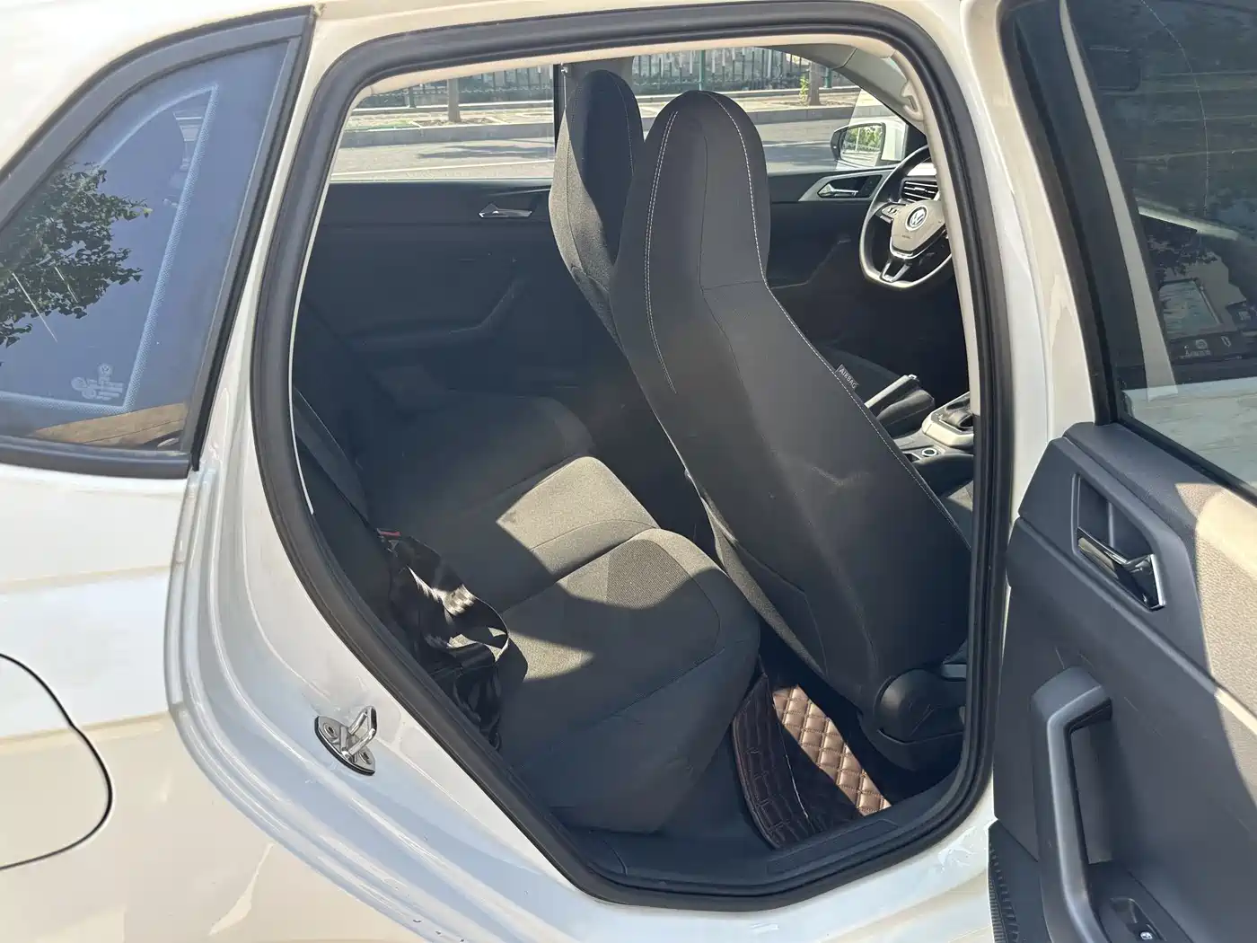 Volkswagen Polo 2021 Plus 1.5L Automatic Panorama Enjoyment Edition фото 16