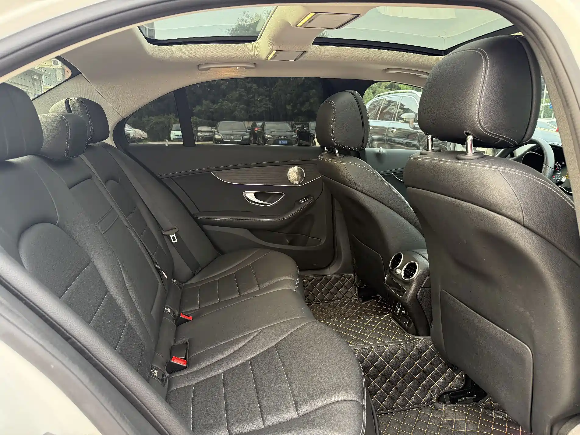 Фото 9 - Mercedes-Benz C-Class
