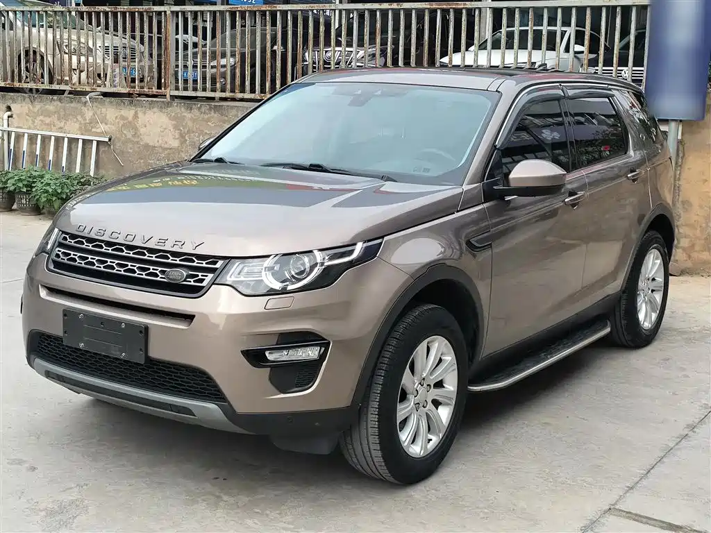 Land Rover Discovery Sport 2017 2.0T SE фото 2