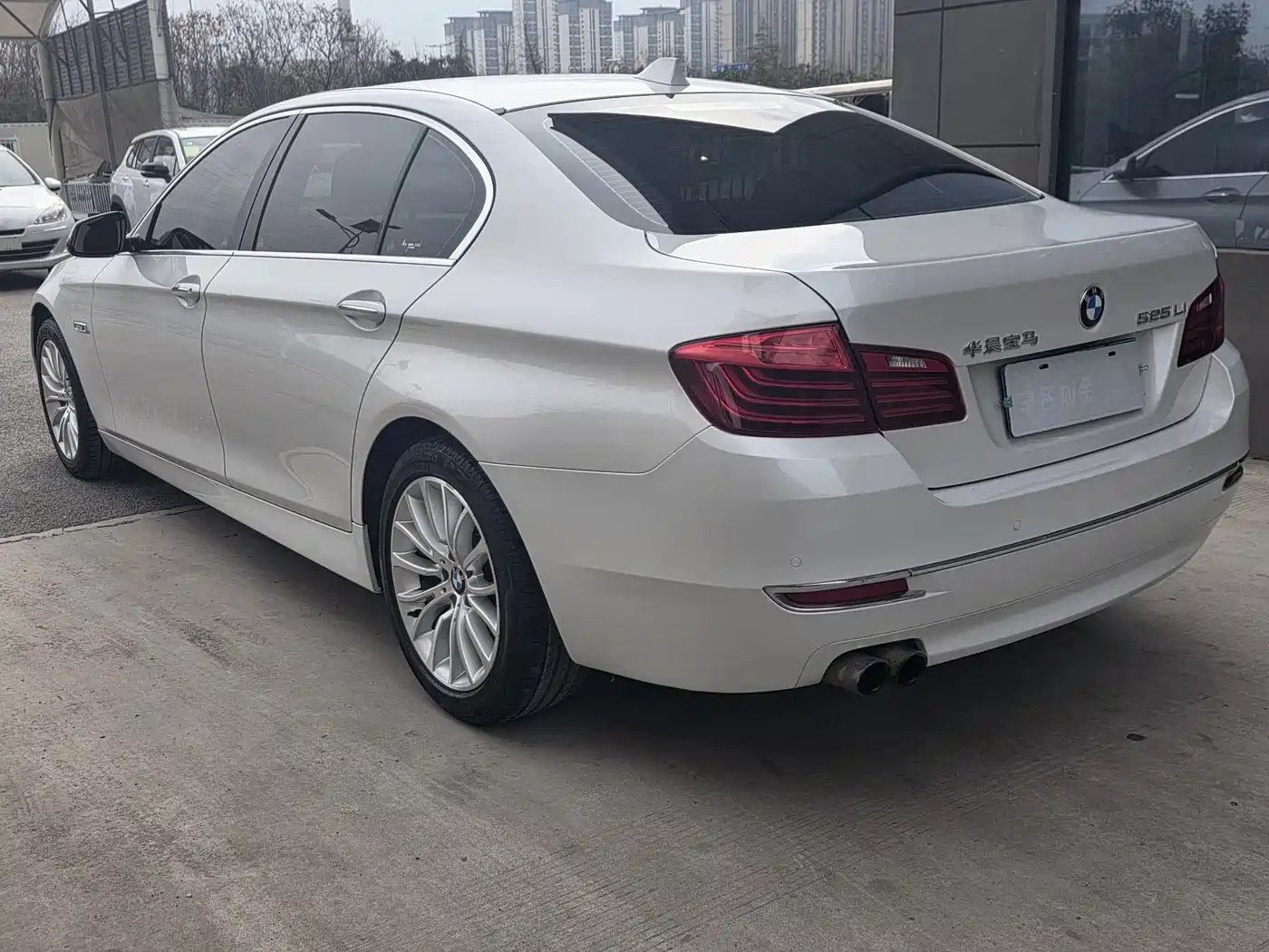 BMW 5 Series 2014 525Li Luxury Design Package фото 13