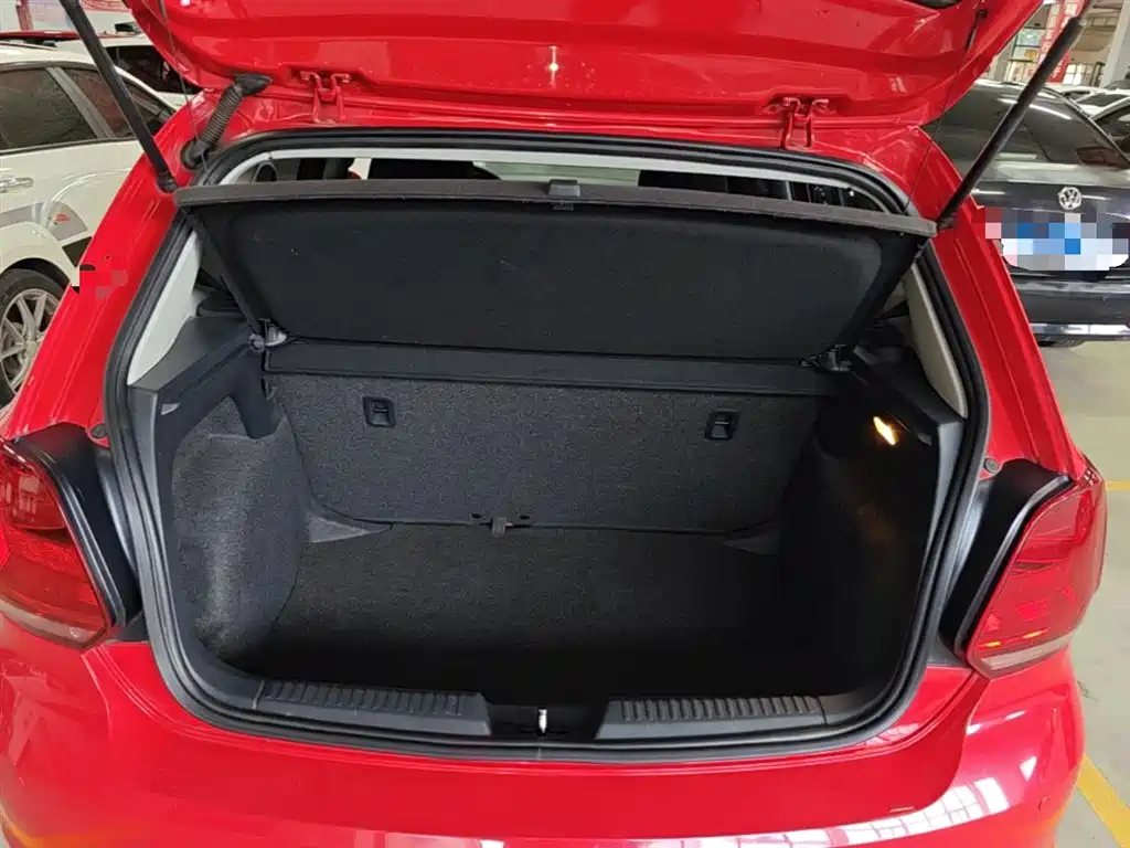 Volkswagen Polo 2016 1.4L Automatic Trend фото 19