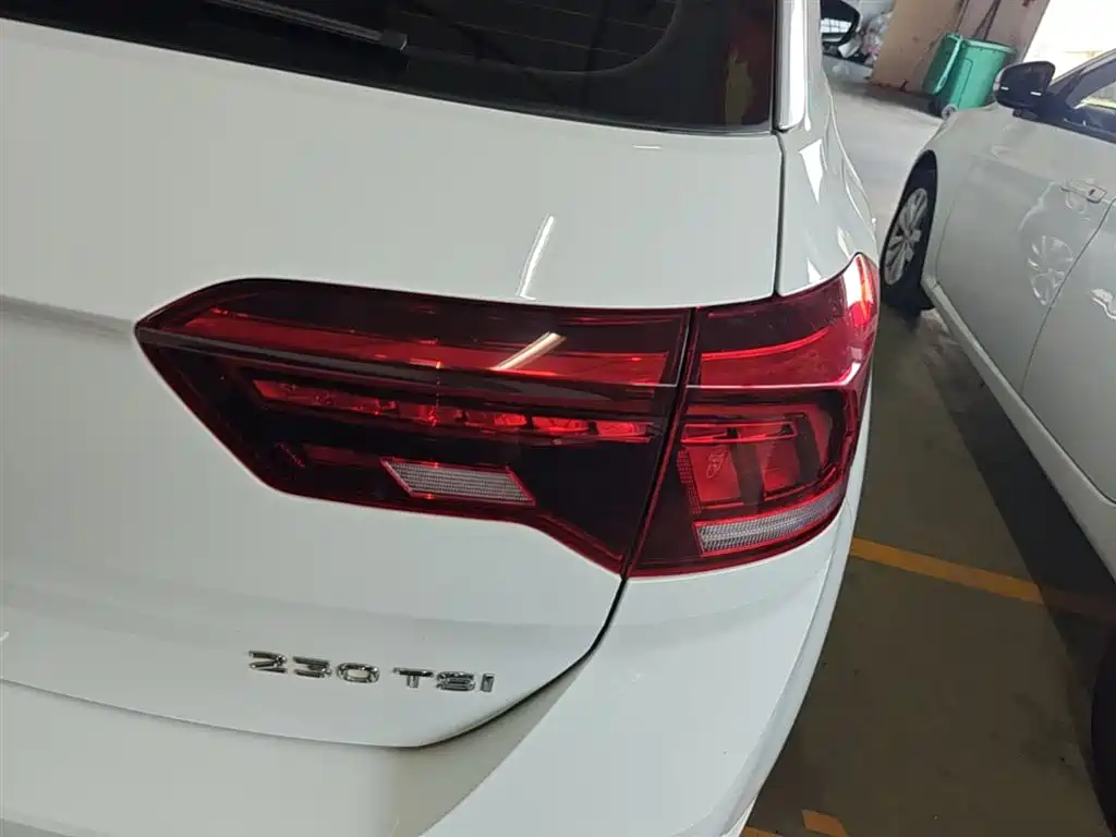 Volkswagen T-ROC 2020 230TSI DSG 2WD Progressive фото 8