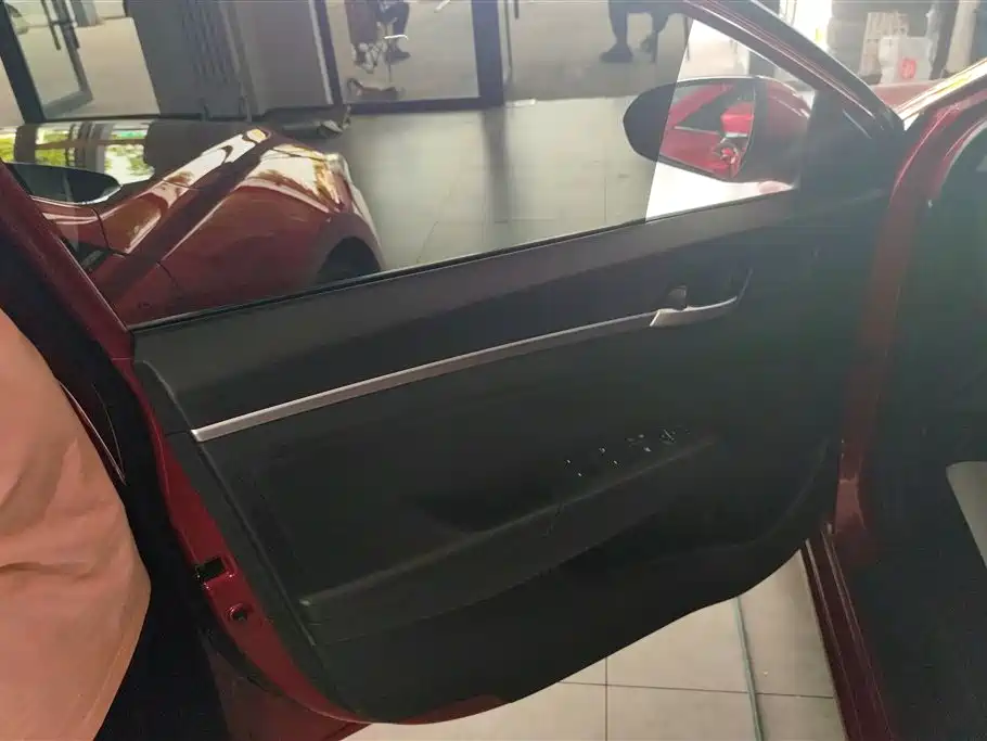 Hyundai Elantra 2016 Model 1.6L Automatic Smart Elite фото 7