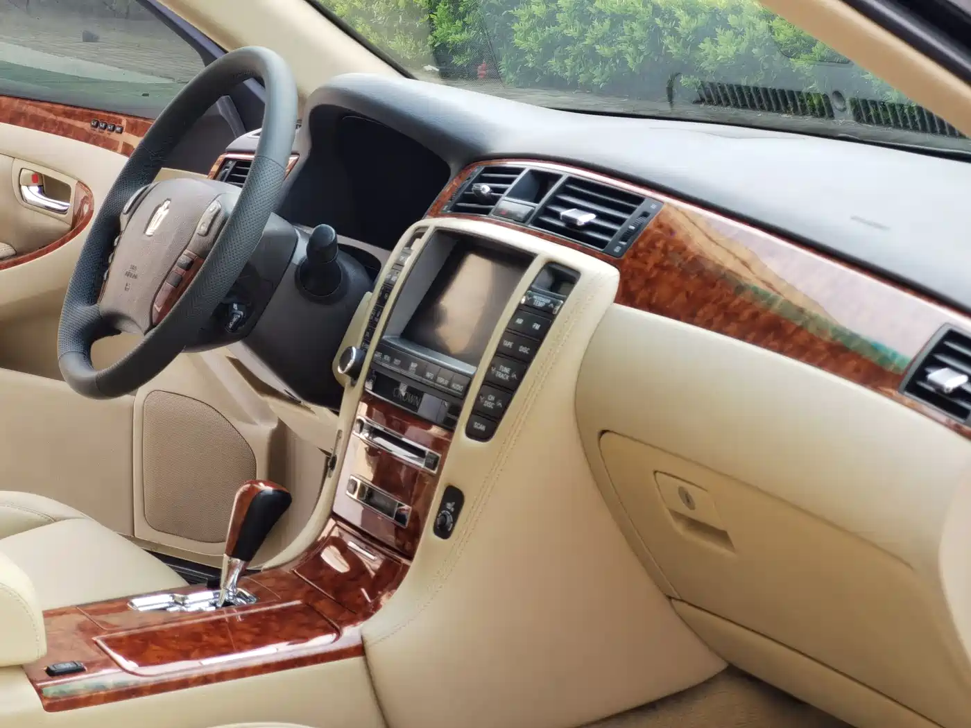 Toyota Crown 2011 2.5L Royal Leather Sunroof Special Edition фото 14