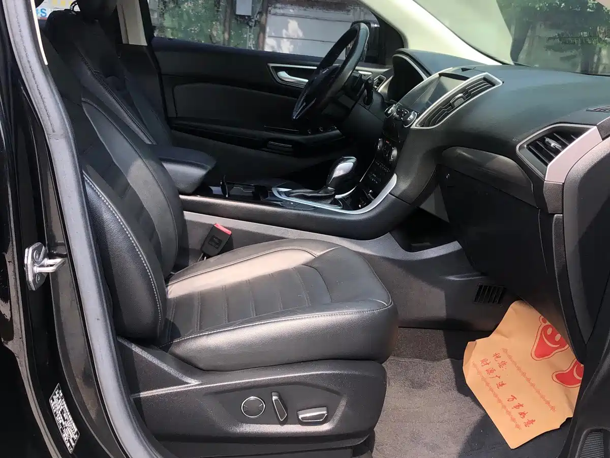 Ford Edge 2018 2018 EcoBoost 245 FWD Platinum 7-seater China V