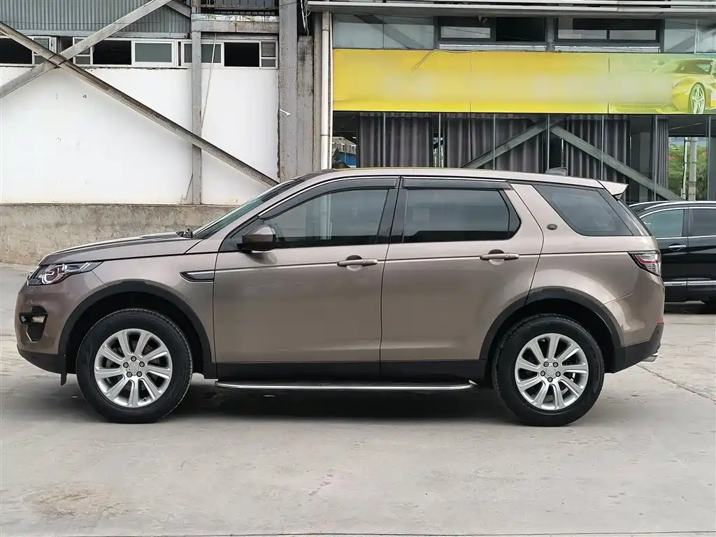 Land Rover Discovery Sport 2017 2.0T SE фото 5