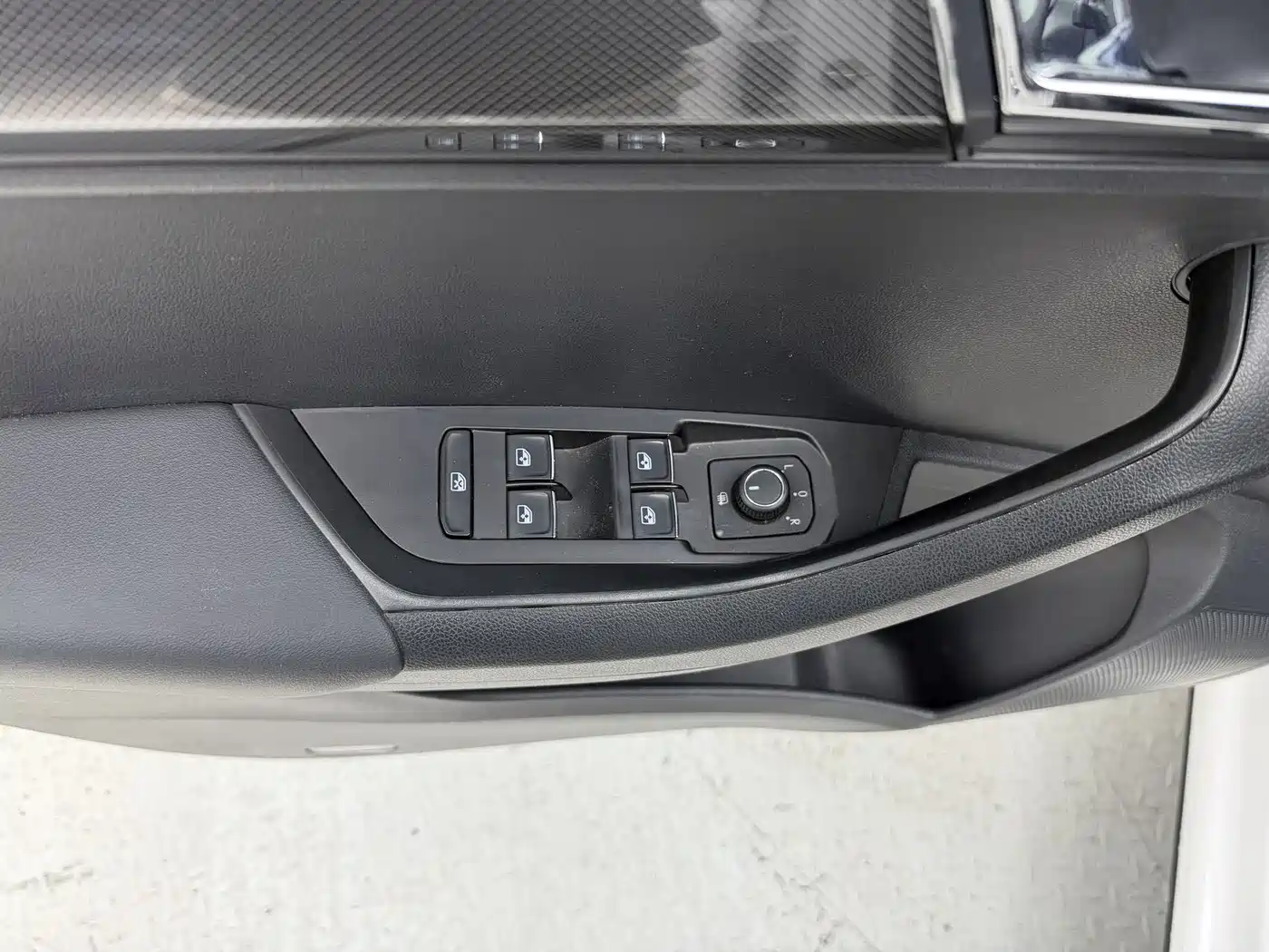Škoda Karoq 2021 TSI280 Luxury Edition фото 11