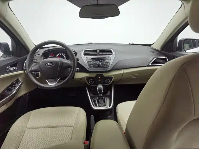 Ford Escort 2015 1.5L Automatic Comfort — фото 5